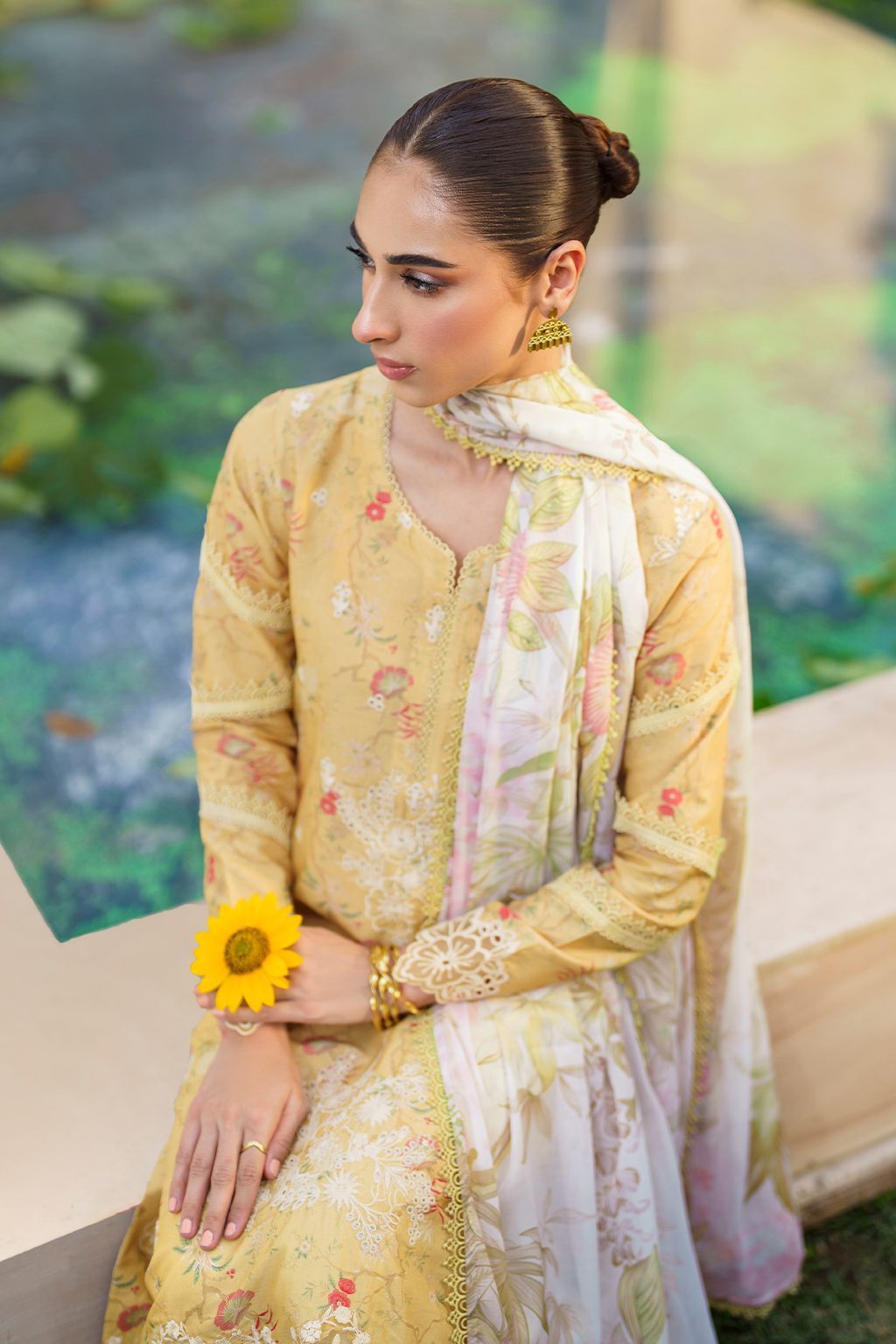 IZNIK Lawn 3 piece Unstitched