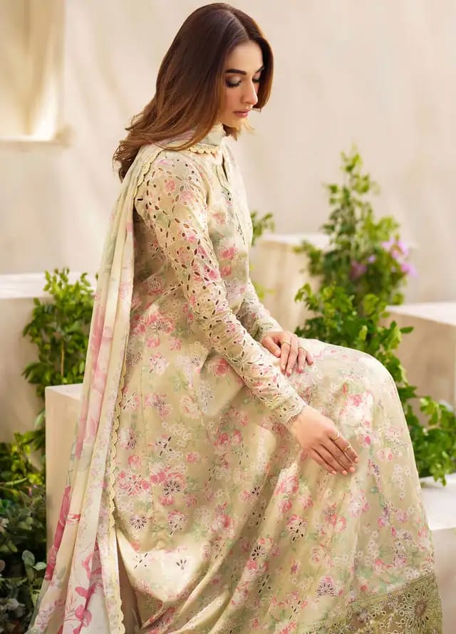 IZNIK Unstitched 3 Piece Lawn